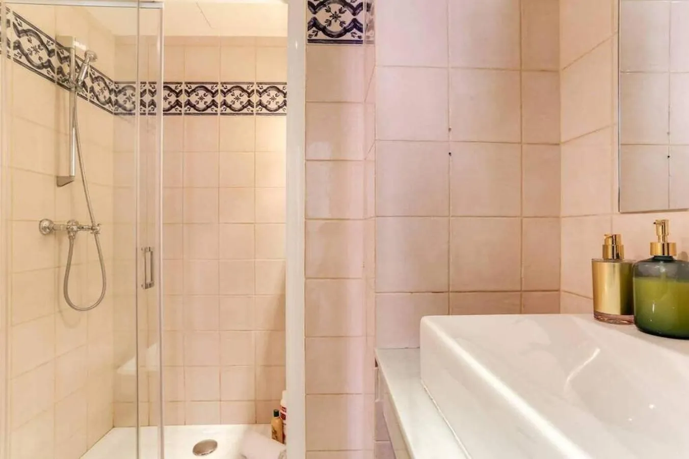 Stylish 2 Bdr In Trendy Gracia Lägenhet Barcelona